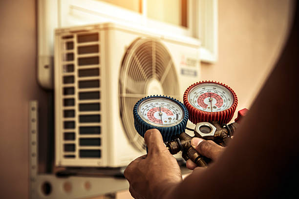 Professional Hvac technician working in Broomall, PA